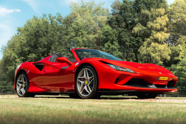 Ferrari F8 Spider 3.9 V8 HELE | Carbon | Lift | Passenger Display | Orig. NL |