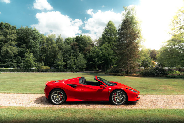 Ferrari F8 Spider 3.9 V8 HELE | Carbon | Lift | Passenger Display | Orig. NL |