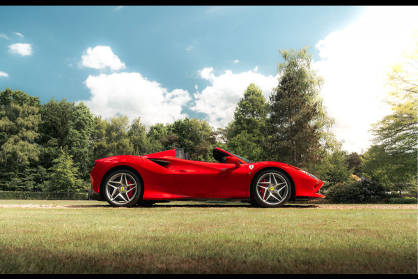 Ferrari F8 Spider 3.9 V8 HELE | Carbon | Lift | Passenger Display | Orig. NL |
