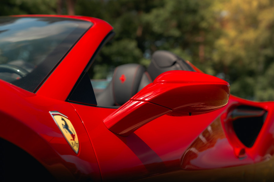 Ferrari F8 Spider 3.9 V8 HELE | Carbon | Lift | Passenger Display | Orig. NL |