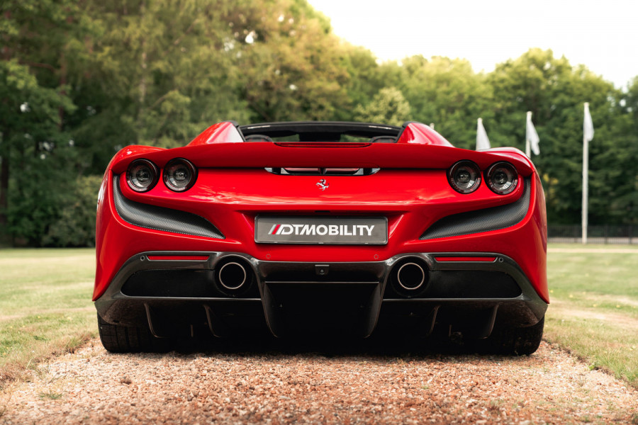 Ferrari F8 Spider 3.9 V8 HELE | Carbon | Lift | Passenger Display | Orig. NL |