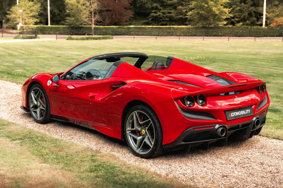 Ferrari F8 Spider 3.9 V8 HELE | Carbon | Lift | Passenger Display | Orig. NL |