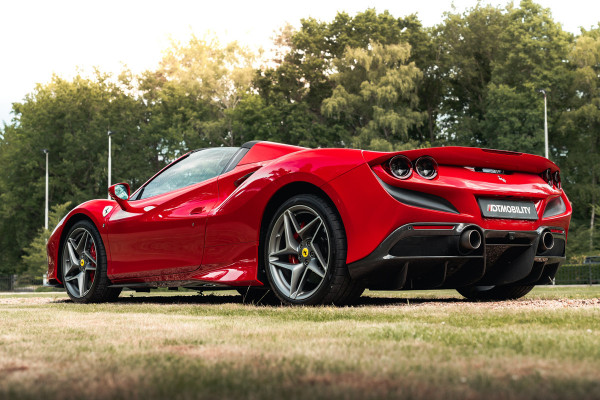 Ferrari F8 Spider 3.9 V8 HELE | Carbon | Lift | Passenger Display | Orig. NL |