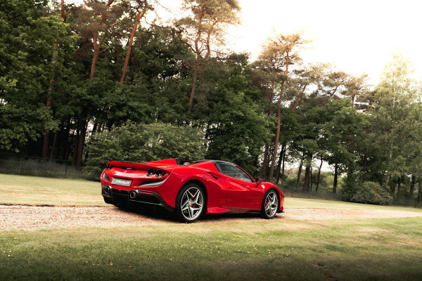 Ferrari F8 Spider 3.9 V8 HELE | Carbon | Lift | Passenger Display | Orig. NL |