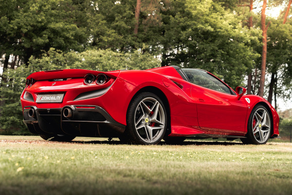 Ferrari F8 Spider 3.9 V8 HELE | Carbon | Lift | Passenger Display | Orig. NL |