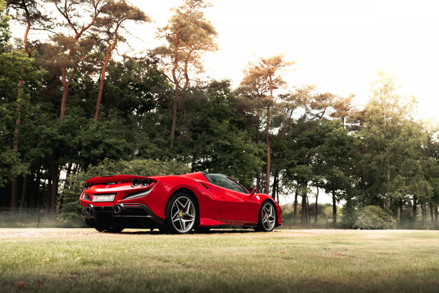 Ferrari F8 Spider 3.9 V8 HELE | Carbon | Lift | Passenger Display | Orig. NL |