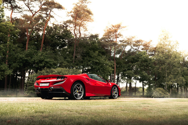 Ferrari F8 Spider 3.9 V8 HELE | Carbon | Lift | Passenger Display | Orig. NL |