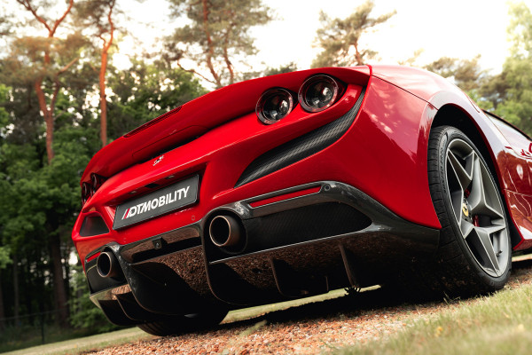 Ferrari F8 Spider 3.9 V8 HELE | Carbon | Lift | Passenger Display | Orig. NL |