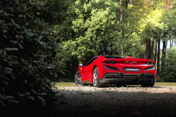 Ferrari F8 Spider 3.9 V8 HELE | Carbon | Lift | Passenger Display | Orig. NL |
