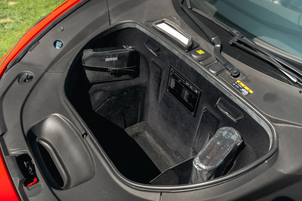 Ferrari F8 Spider 3.9 V8 HELE | Carbon | Lift | Passenger Display | Orig. NL |