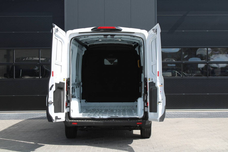 Ford Transit 350 2.0 TDCI L3H2 Trend 130pk - Cruise Control - DAB radio - Verwarmde Vooruit - Parkeersensoren - Rijklaar Ford Transit 350 2.0 TDCI L3H2 Trend 130pk - Cruise Control - DAB radio - Verwarmde Vooruit - Parkeersensoren - Rijklaar