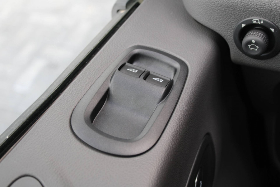 Ford Transit 350 2.0 TDCI L3H2 Trend 130pk - Cruise Control - DAB radio - Verwarmde Vooruit - Parkeersensoren - Rijklaar Ford Transit 350 2.0 TDCI L3H2 Trend 130pk - Cruise Control - DAB radio - Verwarmde Vooruit - Parkeersensoren - Rijklaar