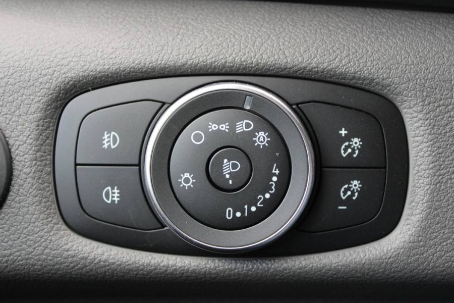 Ford Transit 350 2.0 TDCI L3H2 Trend 130pk - Cruise Control - DAB radio - Verwarmde Vooruit - Parkeersensoren - Rijklaar Ford Transit 350 2.0 TDCI L3H2 Trend 130pk - Cruise Control - DAB radio - Verwarmde Vooruit - Parkeersensoren - Rijklaar