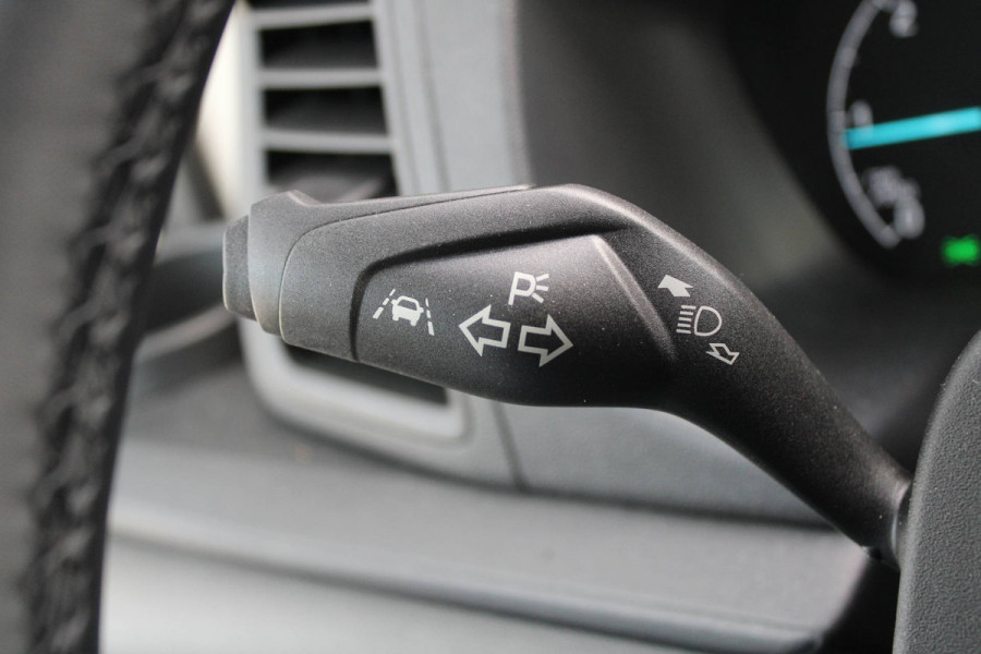 Ford Transit 350 2.0 TDCI L3H2 Trend 130pk - Cruise Control - DAB radio - Verwarmde Vooruit - Parkeersensoren - Rijklaar Ford Transit 350 2.0 TDCI L3H2 Trend 130pk - Cruise Control - DAB radio - Verwarmde Vooruit - Parkeersensoren - Rijklaar