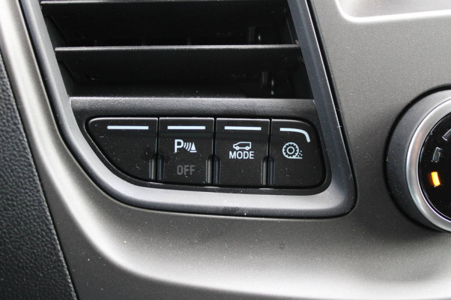 Ford Transit 350 2.0 TDCI L3H2 Trend 130pk - Cruise Control - DAB radio - Verwarmde Vooruit - Parkeersensoren - Rijklaar Ford Transit 350 2.0 TDCI L3H2 Trend 130pk - Cruise Control - DAB radio - Verwarmde Vooruit - Parkeersensoren - Rijklaar