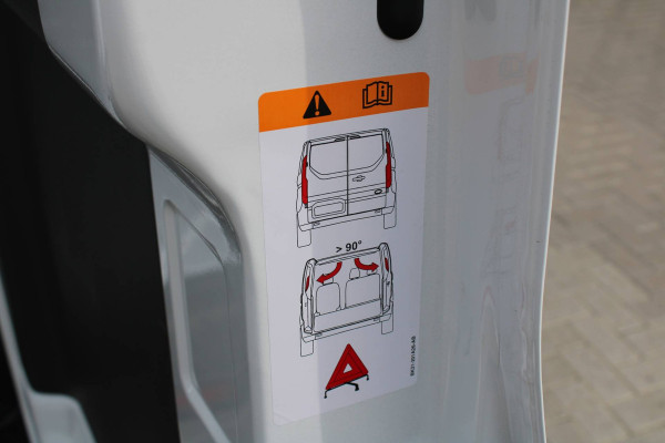 Ford Transit 350 2.0 TDCI L3H2 Trend 130pk - Cruise Control - DAB radio - Verwarmde Vooruit - Parkeersensoren - Rijklaar Ford Transit 350 2.0 TDCI L3H2 Trend 130pk - Cruise Control - DAB radio - Verwarmde Vooruit - Parkeersensoren - Rijklaar