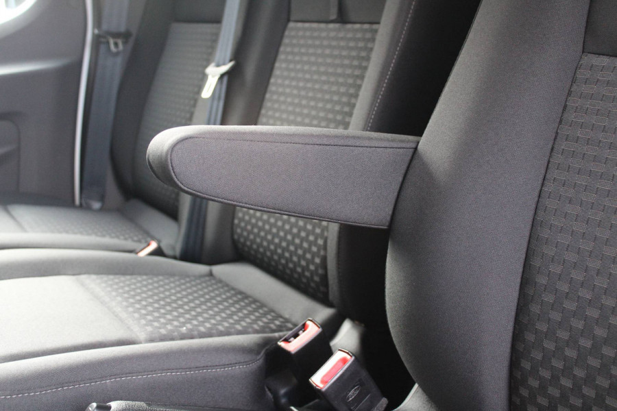 Ford Transit 350 2.0 TDCI L3H2 Trend 130pk - Cruise Control - DAB radio - Verwarmde Vooruit - Parkeersensoren - Rijklaar Ford Transit 350 2.0 TDCI L3H2 Trend 130pk - Cruise Control - DAB radio - Verwarmde Vooruit - Parkeersensoren - Rijklaar