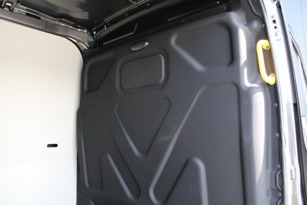 Ford Transit 350 2.0 TDCI L3H2 Trend 130pk Trend - Carplay - Android - 360 Camera - Climate - Cruise - Parkeersensoren - Rijklaar Ford Transit 350 2.0 TDCI L3H2 Trend 130pk Trend - Carplay - Android - 360 Camera - Climate - Cruise - Parkeersensoren - Rijklaar