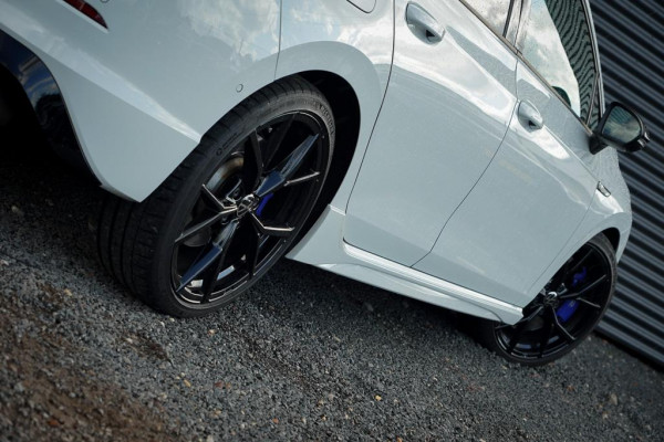 Volkswagen Golf 2.0 TSI R 4Motion / Pano / Akrapovic / DCC / Stoelklima