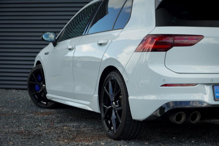 Volkswagen Golf 2.0 TSI R 4Motion / Pano / Akrapovic / DCC / Stoelklima