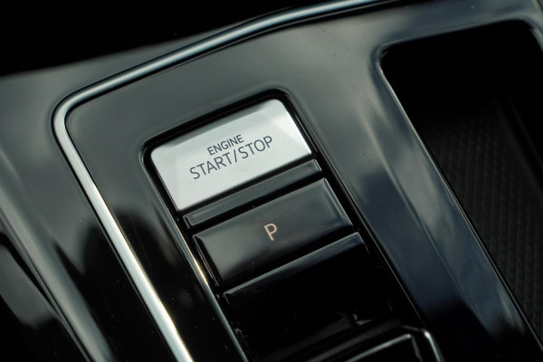Volkswagen Golf 2.0 TSI R 4Motion / Pano / Akrapovic / DCC / Stoelklima