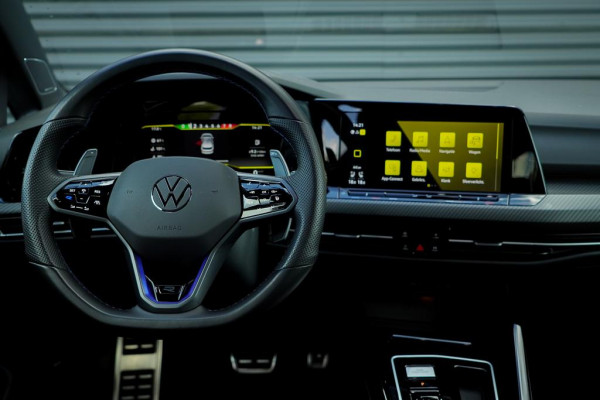 Volkswagen Golf 2.0 TSI R 4Motion / Pano / Akrapovic / DCC / Stoelklima