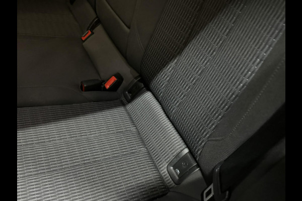 Audi A4 Avant 40 TFSI Design Garantie Digidash Elek. Achterklep LED DAB Cruise Clima Navi Sfeerverlichting Rijklaar
