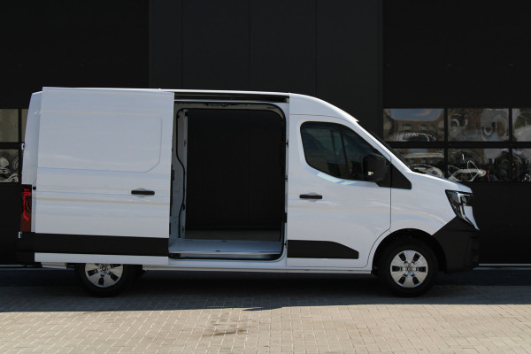 Renault Master T35 2.0 dCi 170pk L2H2 Extra - 2x Schuifdeur - Navigatie - Blind Spot - Camera - Stoelverwarming - Verwarmde voorruit - Rijklaar