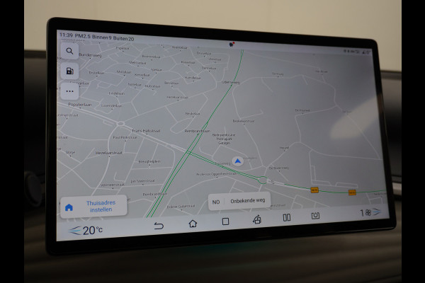 BYD ATTO 3 Design 60kWh Warmtepomp Apple Carplay Android Auto 360°Camera Panoramadak Adaptieve Cruise Control Verkeersbord detectie WiFi Warmtepomp DAB Led Rijstrooksensor Fabrieksgarantie tot 31-7-2029/150.000km Garantie op de tractiebatterij tot 31-7-2031/200.000km