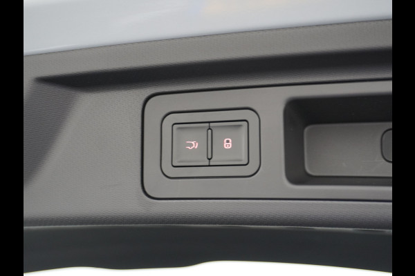 BYD ATTO 3 Design 60kWh Warmtepomp Apple Carplay Android Auto 360°Camera Panoramadak Adaptieve Cruise Control Verkeersbord detectie WiFi Warmtepomp DAB Led Rijstrooksensor Fabrieksgarantie tot 31-7-2029/150.000km Garantie op de tractiebatterij tot 31-7-2031/200.000km