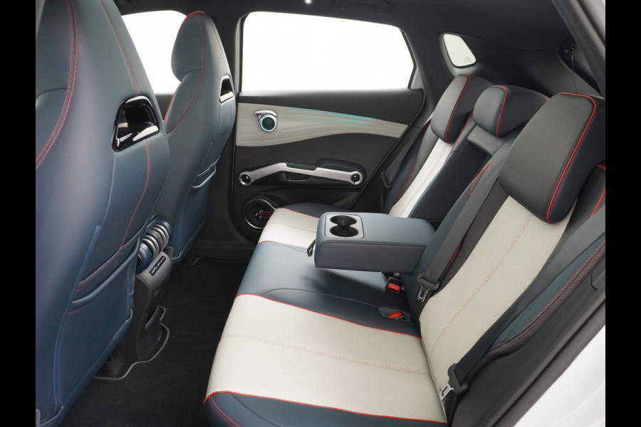 BYD ATTO 3 Design 60kWh Warmtepomp Apple Carplay Android Auto 360°Camera Panoramadak Adaptieve Cruise Control Verkeersbord detectie WiFi Warmtepomp DAB Led Rijstrooksensor Fabrieksgarantie tot 31-7-2029/150.000km Garantie op de tractiebatterij tot 31-7-2031/200.000km