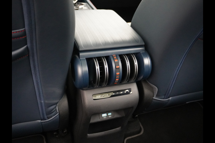 BYD ATTO 3 Design 60kWh Warmtepomp Apple Carplay Android Auto 360°Camera Panoramadak Adaptieve Cruise Control Verkeersbord detectie WiFi Warmtepomp DAB Led Rijstrooksensor Fabrieksgarantie tot 31-7-2029/150.000km Garantie op de tractiebatterij tot 31-7-2031/200.000km