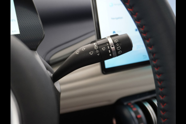 BYD ATTO 3 Design 60kWh Warmtepomp Apple Carplay Android Auto 360°Camera Panoramadak Adaptieve Cruise Control Verkeersbord detectie WiFi Warmtepomp DAB Led Rijstrooksensor Fabrieksgarantie tot 31-7-2029/150.000km Garantie op de tractiebatterij tot 31-7-2031/200.000km