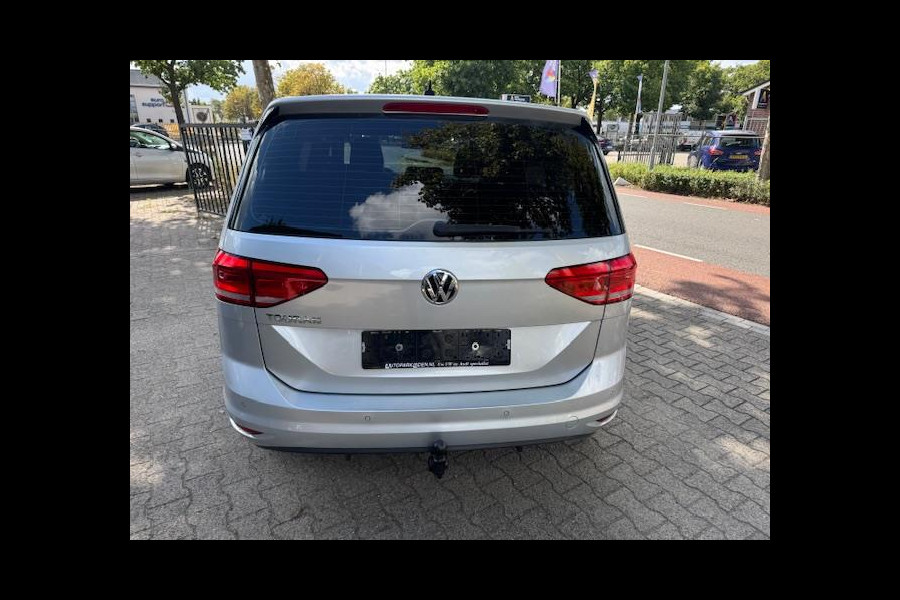Volkswagen Touran 1.2 TSI 7persoons,clima,wegklapbare trekhaak,stoelverwarming,parkeersensoren
