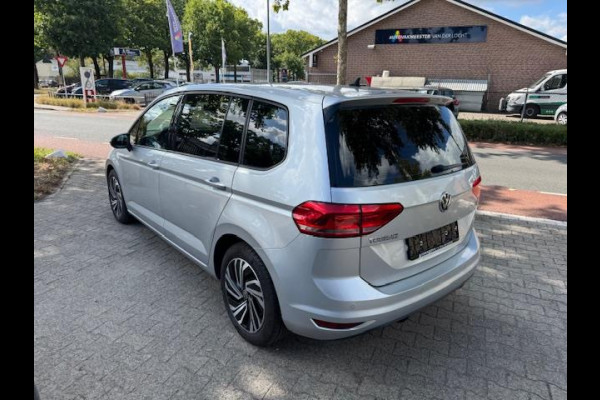 Volkswagen Touran 1.2 TSI 7persoons,clima,wegklapbare trekhaak,stoelverwarming,parkeersensoren