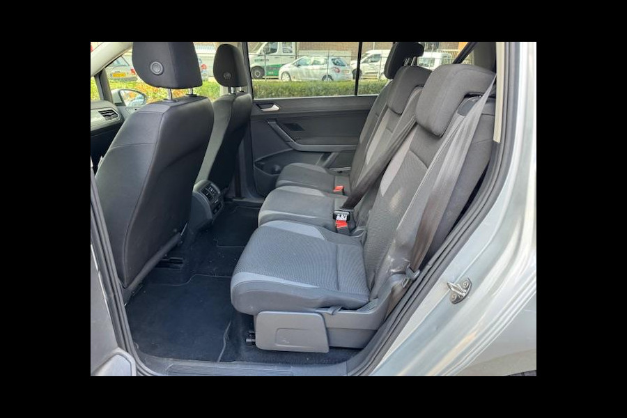 Volkswagen Touran 1.2 TSI 7persoons,clima,wegklapbare trekhaak,stoelverwarming,parkeersensoren