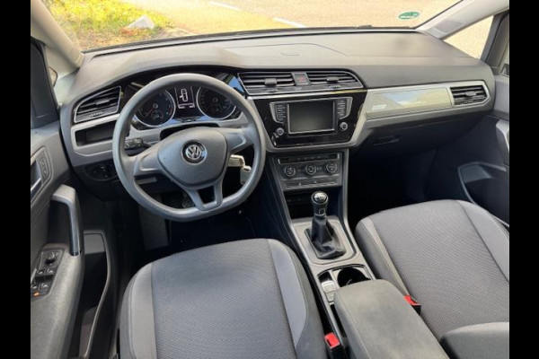 Volkswagen Touran 1.2 TSI 7persoons,clima,wegklapbare trekhaak,stoelverwarming,parkeersensoren