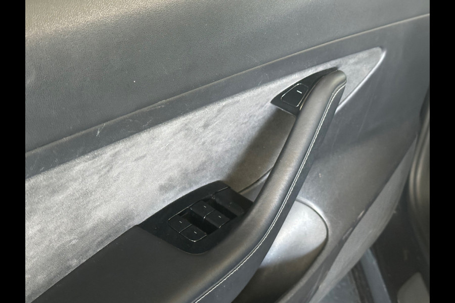 Tesla Model 3 Standard RWD Plus 60 kWh Trekhak