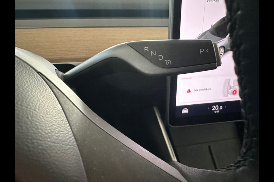 Tesla Model 3 Standard RWD Plus 60 kWh Trekhak