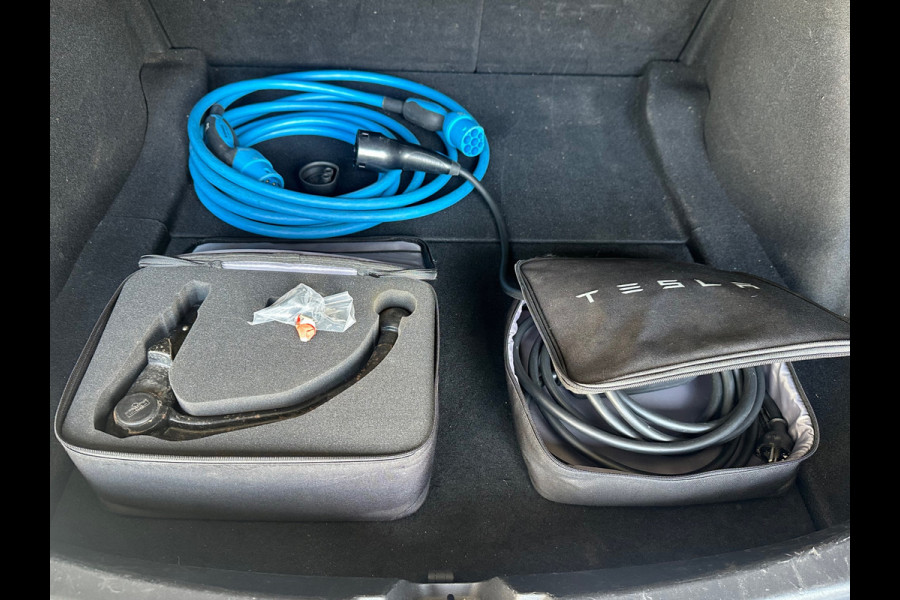 Tesla Model 3 Standard RWD Plus 60 kWh Trekhak