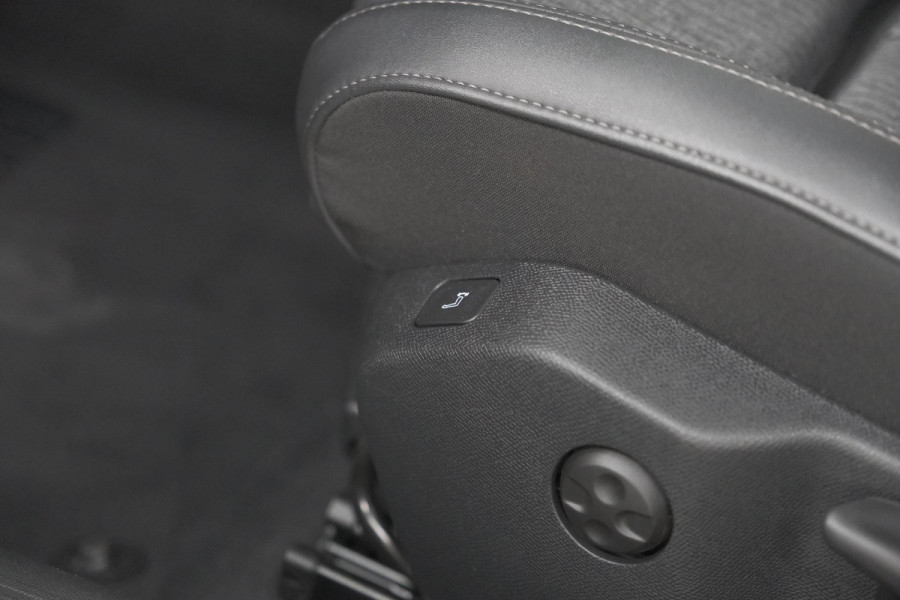 Peugeot 508 PureTech 130 EAT8 Allure Pack Business | Adaptieve Cruise Control | Camera | Apple Carplay | Elektronische Kofferklep Peugeot 508 PureTech 130 EAT8 Allure Pack Business | Adaptieve Cruise Control | Camera | Apple Carplay | Elektronische Kofferklep