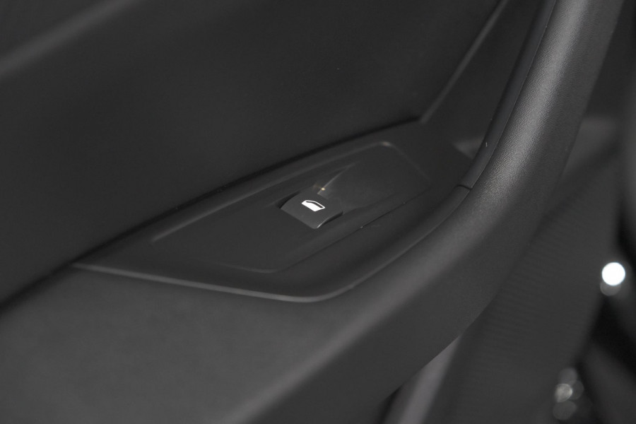 Peugeot 508 PureTech 130 EAT8 Allure Pack Business | Adaptieve Cruise Control | Camera | Apple Carplay | Elektronische Kofferklep Peugeot 508 PureTech 130 EAT8 Allure Pack Business | Adaptieve Cruise Control | Camera | Apple Carplay | Elektronische Kofferklep