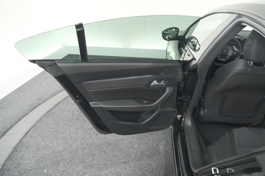 Peugeot 508 PureTech 130 EAT8 Allure Pack Business | Adaptieve Cruise Control | Camera | Apple Carplay | Elektronische Kofferklep Peugeot 508 PureTech 130 EAT8 Allure Pack Business | Adaptieve Cruise Control | Camera | Apple Carplay | Elektronische Kofferklep
