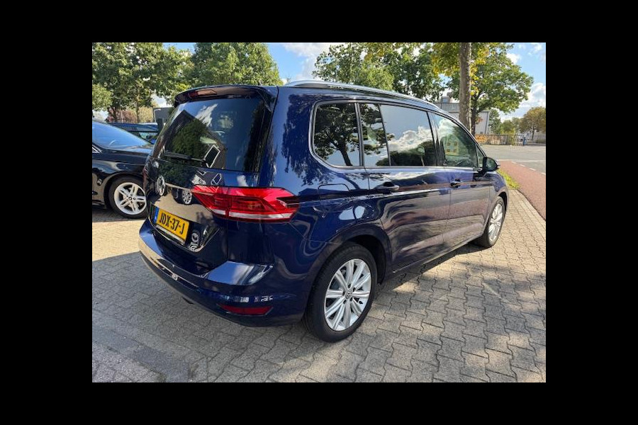 Volkswagen Touran 1.5 TSI Automaat Comfortline Business 7p LEd,Panorama,Nav/Camera