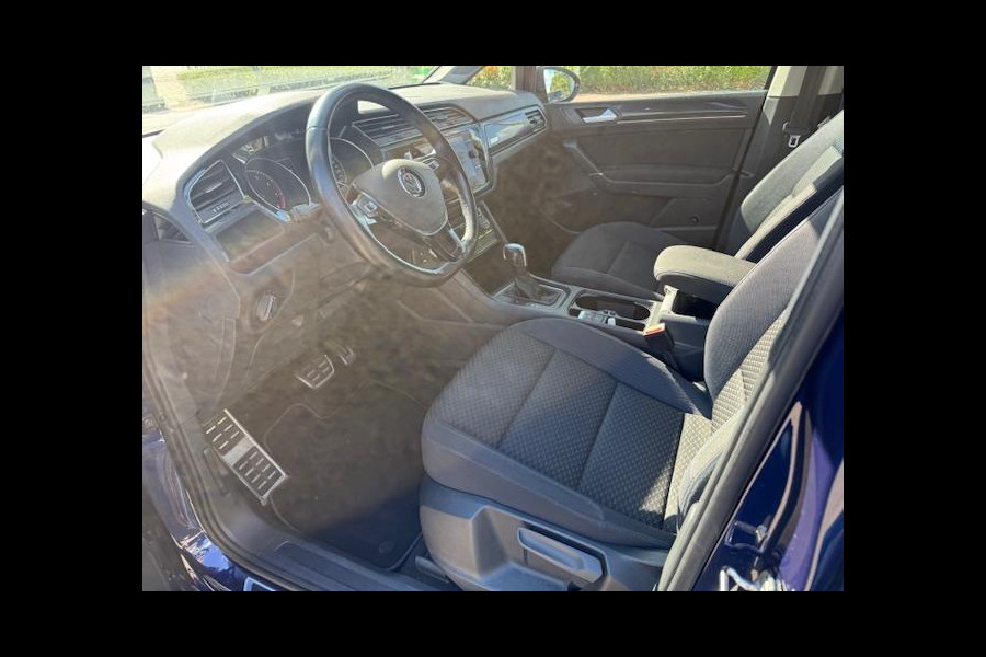 Volkswagen Touran 1.5 TSI Automaat Comfortline Business 7p LEd,Panorama,Nav/Camera