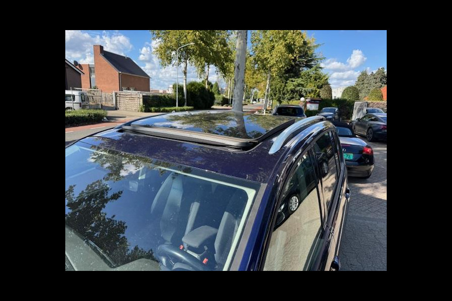 Volkswagen Touran 1.5 TSI Automaat Comfortline Business 7p LEd,Panorama,Nav/Camera