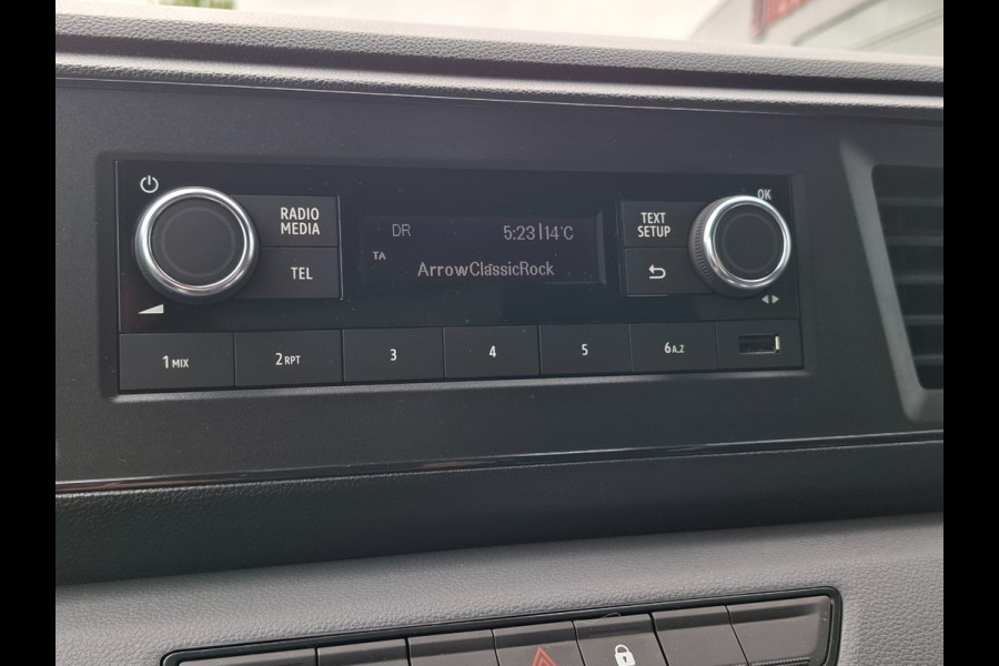 Renault Master 2.0 dCi Bakwagen met Laadklep BPM Vrij (Wordt verwacht)