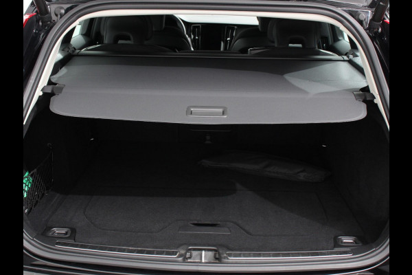 Volvo V60 2.0 B4 Momentum Climate control Cruise control adaptieve Parkeersensoren Achteruitrijd camera LED Verwarmde voorstoelen Lane assist Apple Carplay/ Android Auto