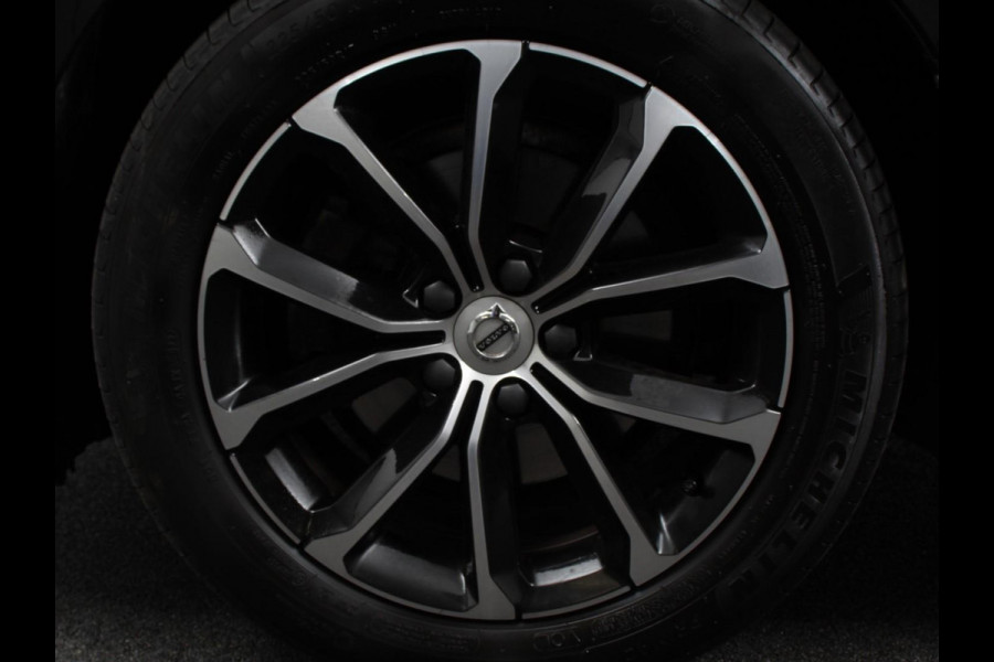 Volvo V60 2.0 B4 Momentum Climate control Cruise control adaptieve Parkeersensoren Achteruitrijd camera LED Verwarmde voorstoelen Lane assist Apple Carplay/ Android Auto