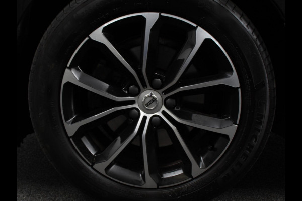 Volvo V60 2.0 B4 Momentum Climate control Cruise control adaptieve Parkeersensoren Achteruitrijd camera LED Verwarmde voorstoelen Lane assist Apple Carplay/ Android Auto